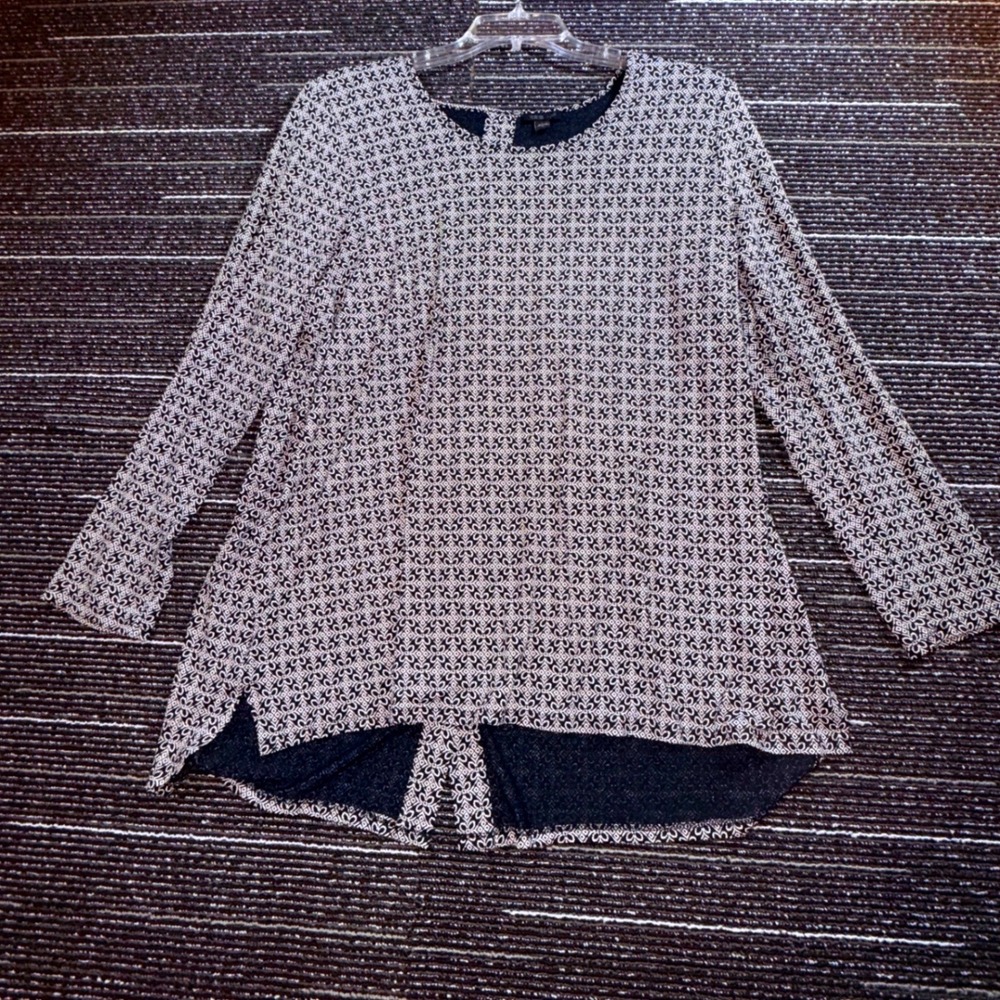 J. Jill Wearever Tunic Women XL Black White Geometric Floral Button Back